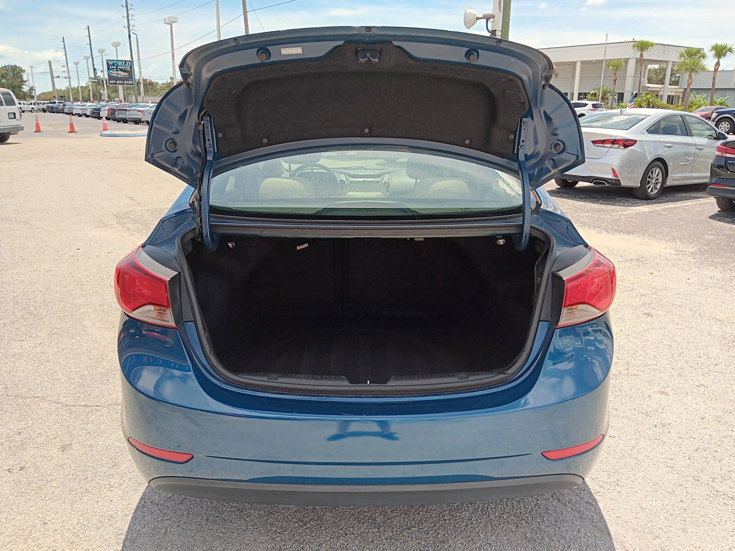 Used 2016 Hyundai Elantra SE w/ Option Group 02 FWD image 11