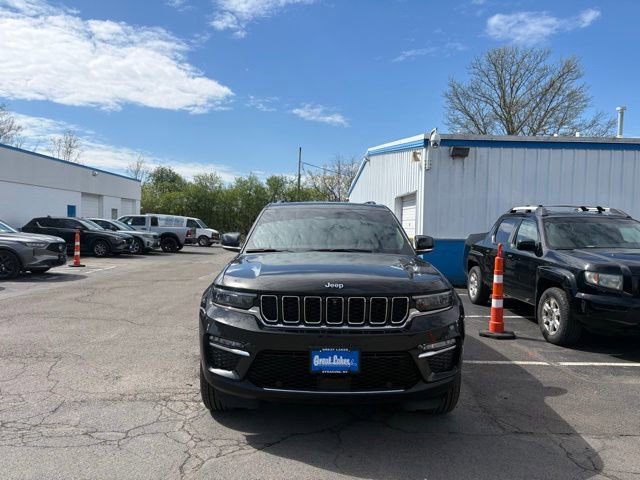Used 2024 Jeep Grand Cherokee Limited 4xe w/ Luxury Tech Group II AWD/4WD image 3