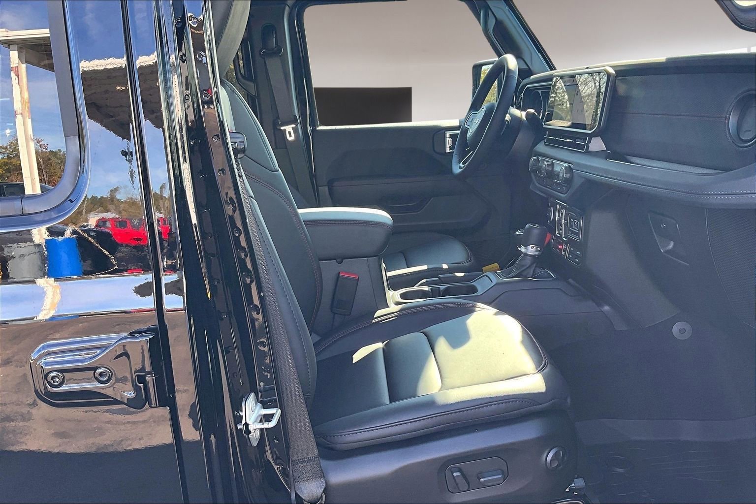 New 2026 Jeep Wrangler Unlimited Rubicon w/ Xtreme 35 Tire Package image 25