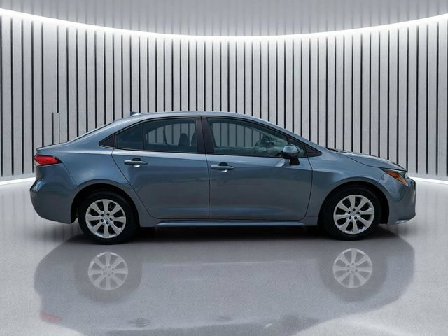 Used 2025 Toyota Corolla LE FWD image 3
