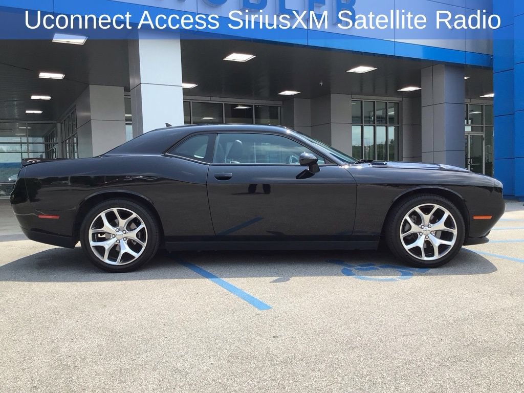 Used 2015 Dodge Challenger SXT Plus w/ Driver Convenience Group RWD image 6
