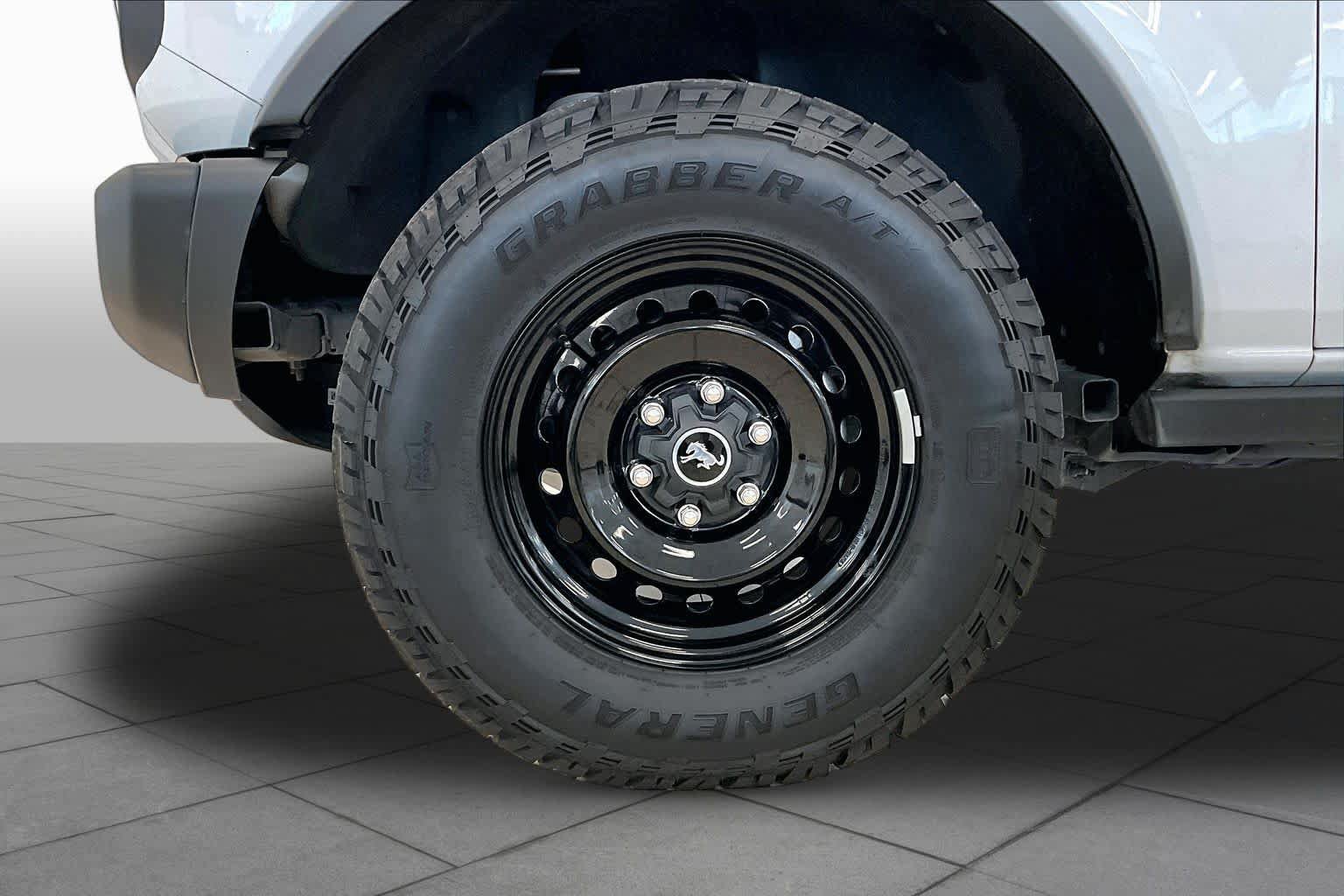 Used 2023 Ford Bronco Black Diamond AWD/4WD image 9