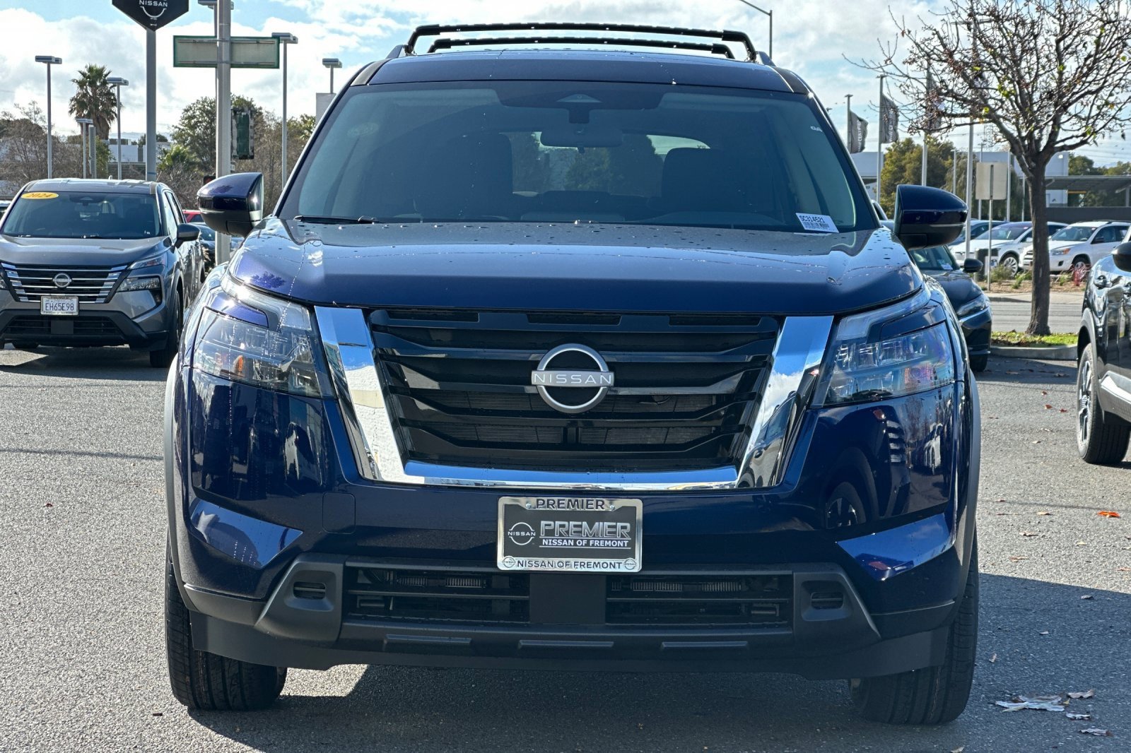 New 2025 Nissan Pathfinder SV image 6