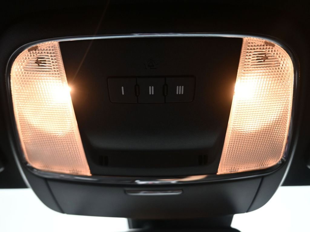 Used 2023 Dodge Charger R/T w/ Performance Handling Group image 11