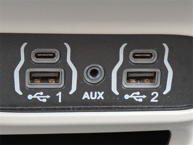 Certified 2024 Chrysler Pacifica Select image 28