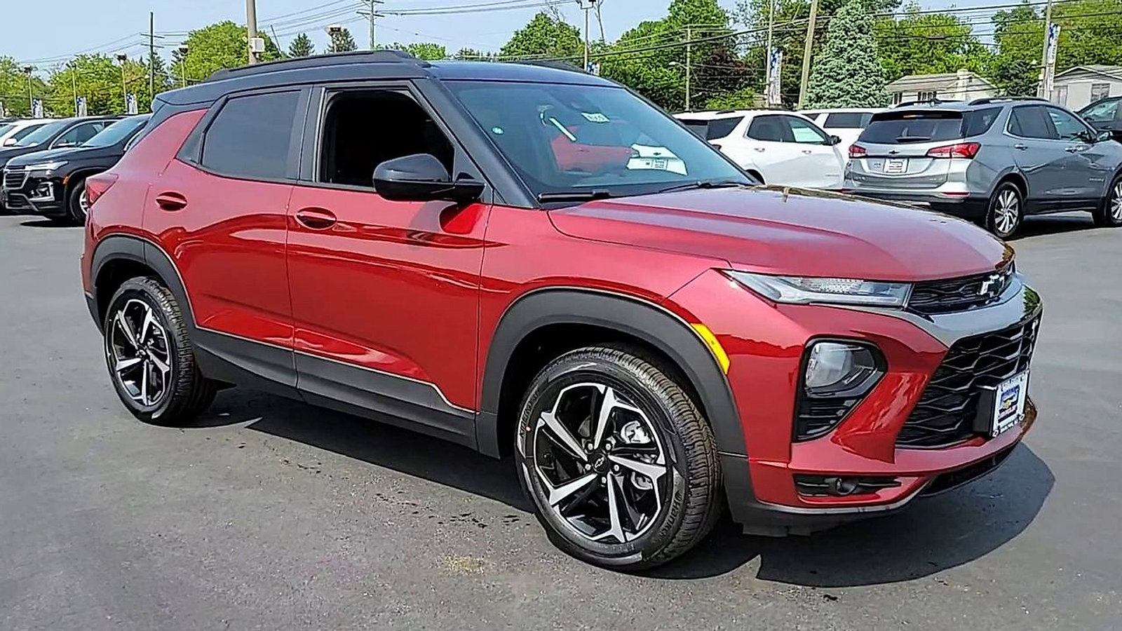 Certified 2023 Chevrolet TrailBlazer RS w/ Sun and Liftgate Package FWD image 2