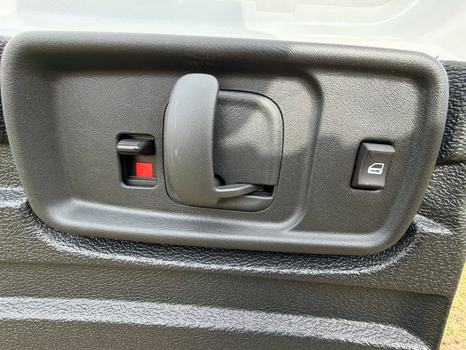 New 2025 GMC Savana 2500 Work Van w/ Driver Convenience Package image 16