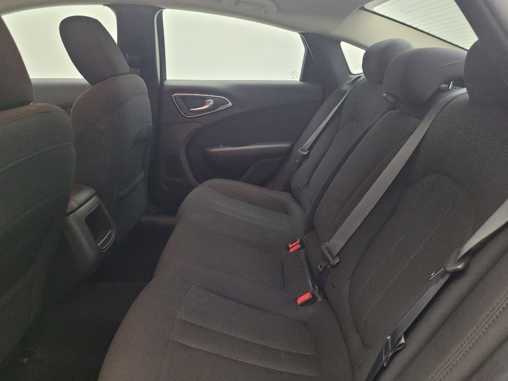 Used 2015 Chrysler 200 Limited FWD image 18