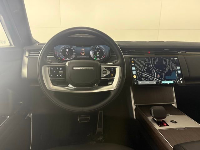 Used 2025 Land Rover Range Rover SE image 27