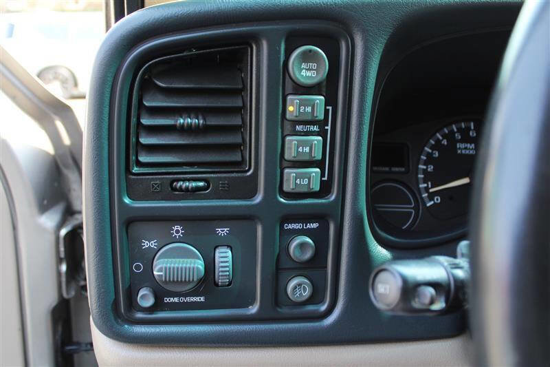 Used 2002 Chevrolet Avalanche 4x4 w/ Off-Road Suspension Pkg image 17