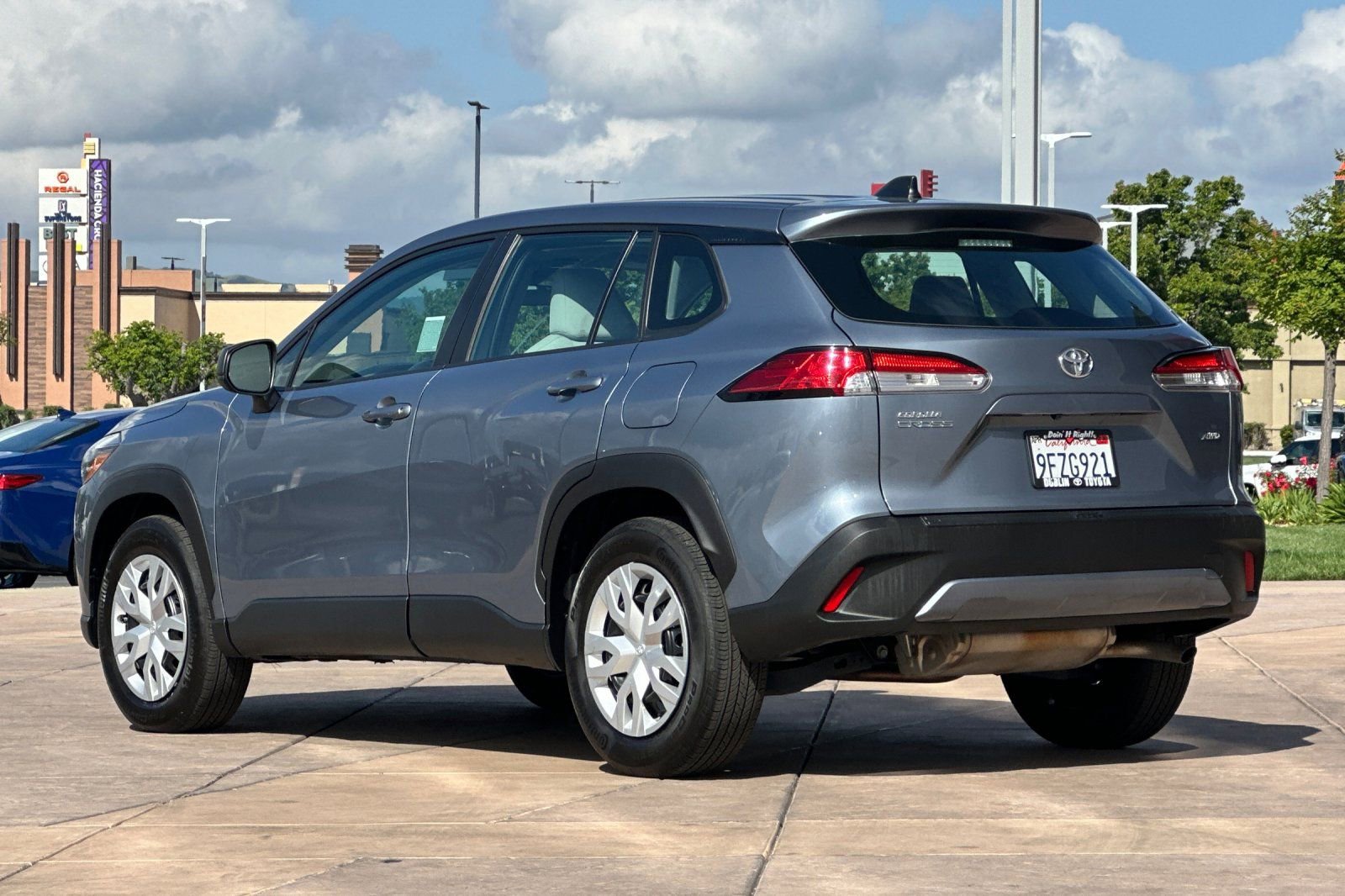 Used 2023 Toyota Corolla Cross L AWD/4WD image 6