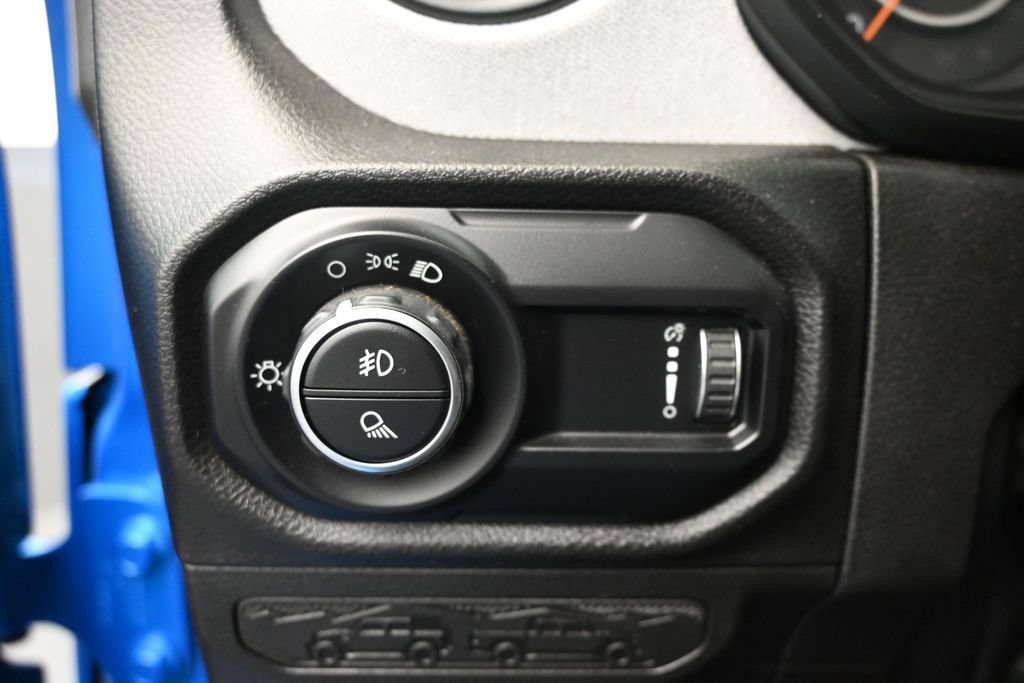 Used 2025 Jeep Gladiator Sport AWD/4WD image 14