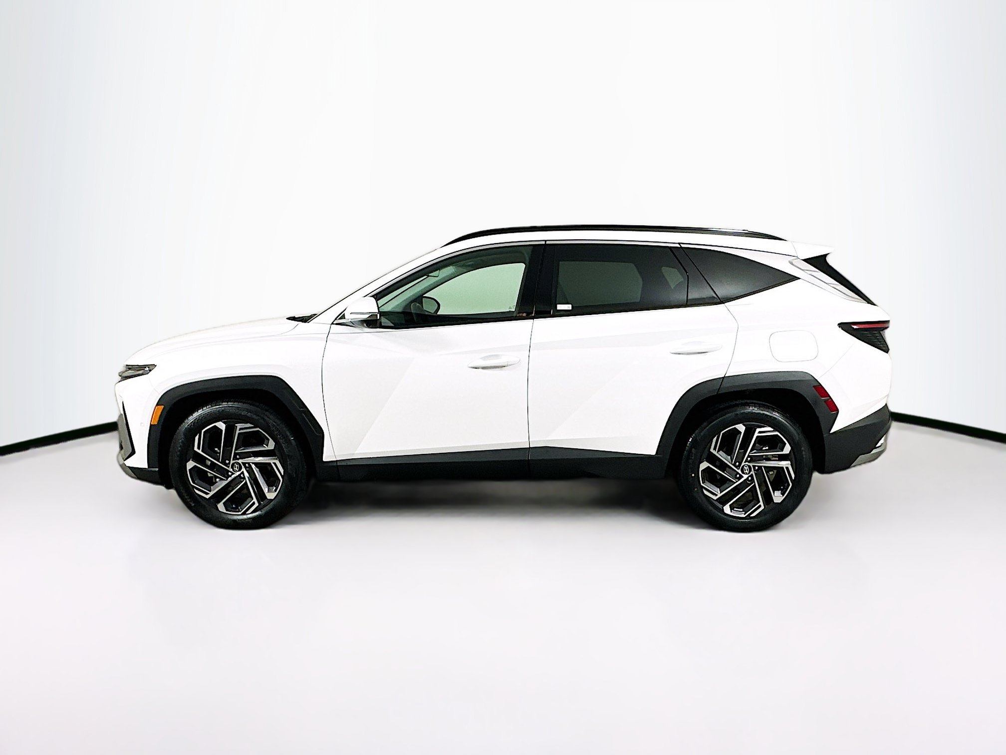 Used 2025 Hyundai Tucson Limited FWD image 4