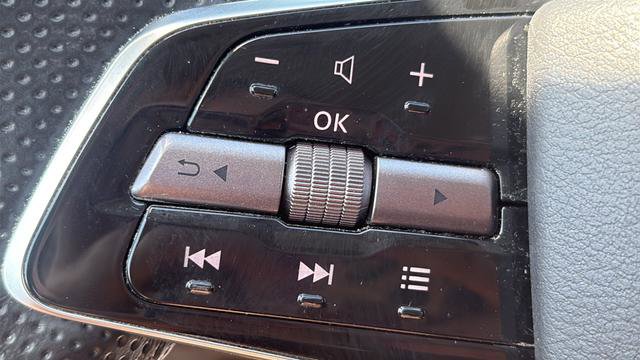 Used 2023 Nissan Ariya AWD image 17