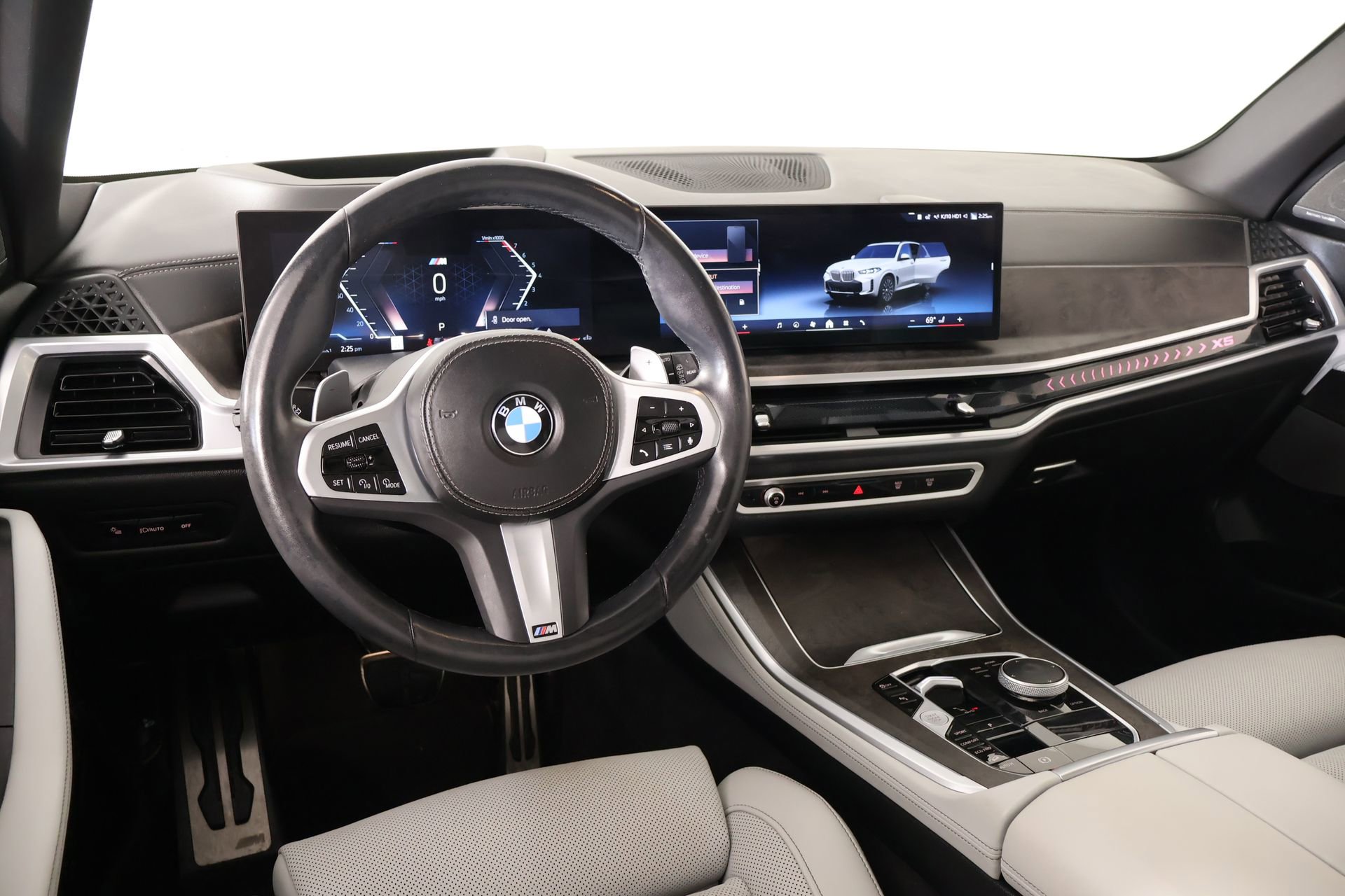 Used 2024 BMW X5 xDrive40i w/ M Sport Package AWD/4WD image 2