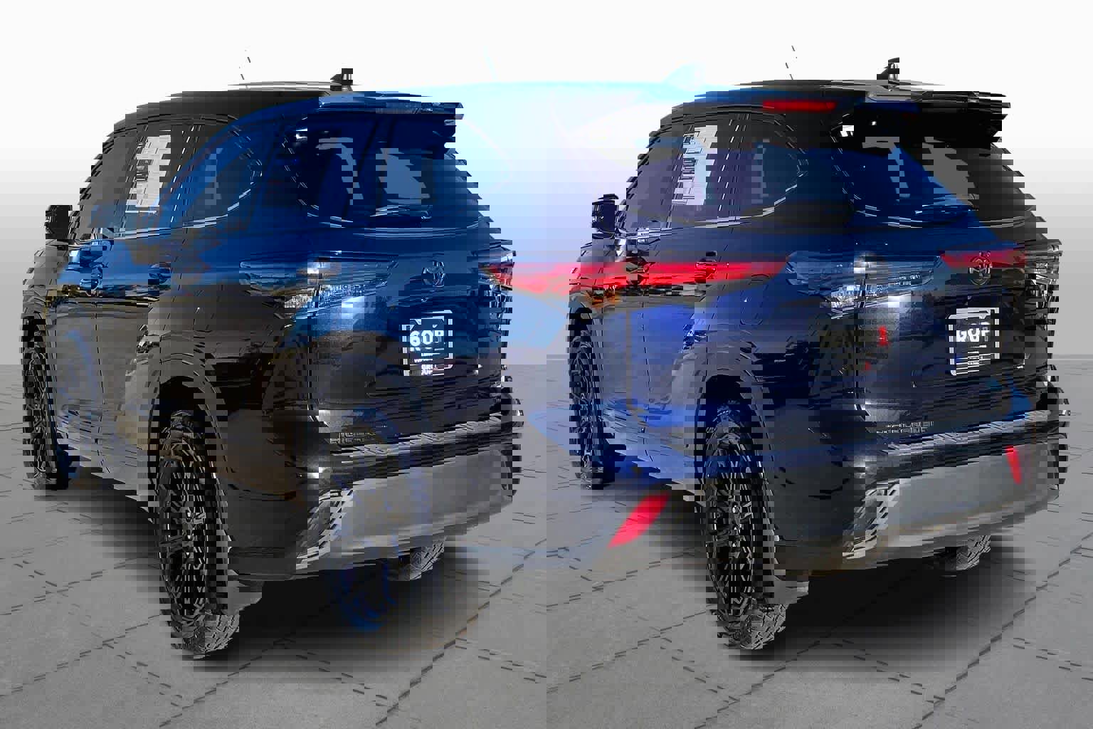 Used 2023 Toyota Highlander LE image 11