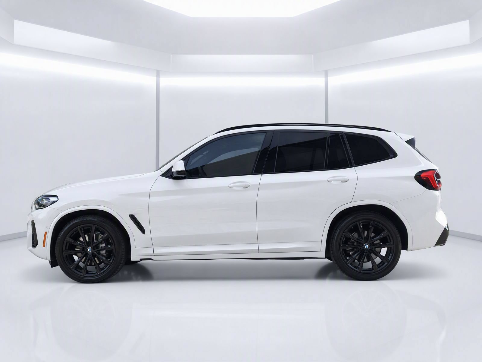 Used 2023 BMW X3 sDrive30i w/ M Sport Package RWD image 6