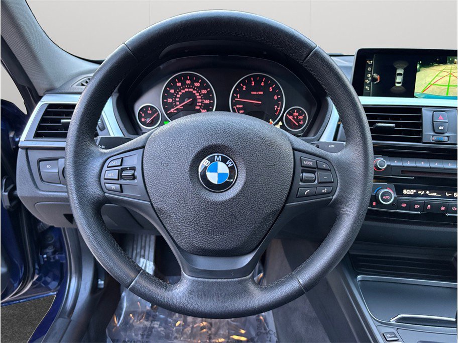Used 2017 BMW 320i xDrive Sedan image 22