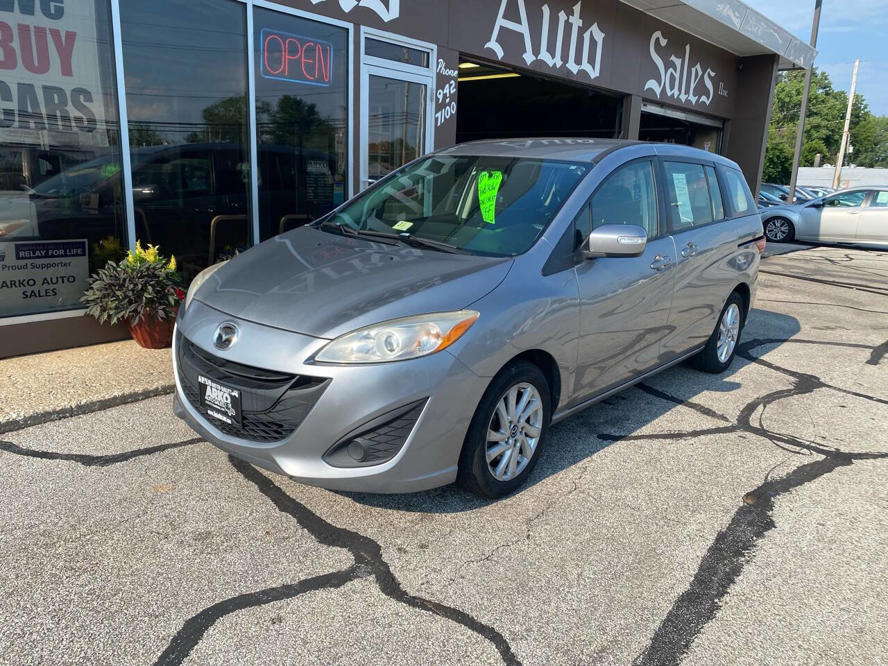 Used 2014 MAZDA MAZDA5 Sport image 2