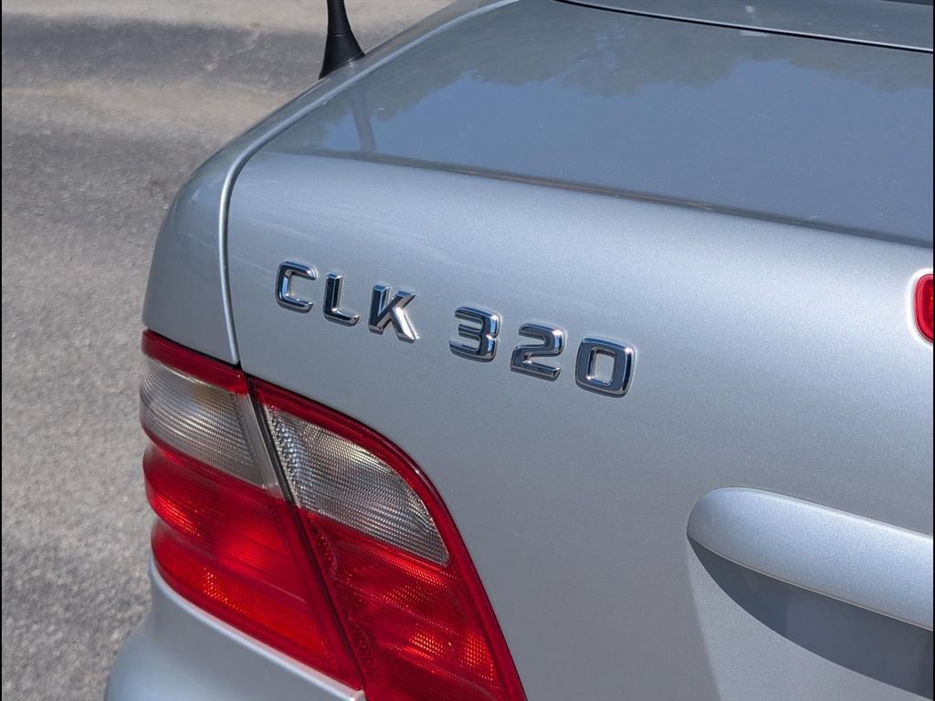 Used 2000 Mercedes-Benz CLK 320 Cabriolet image 19
