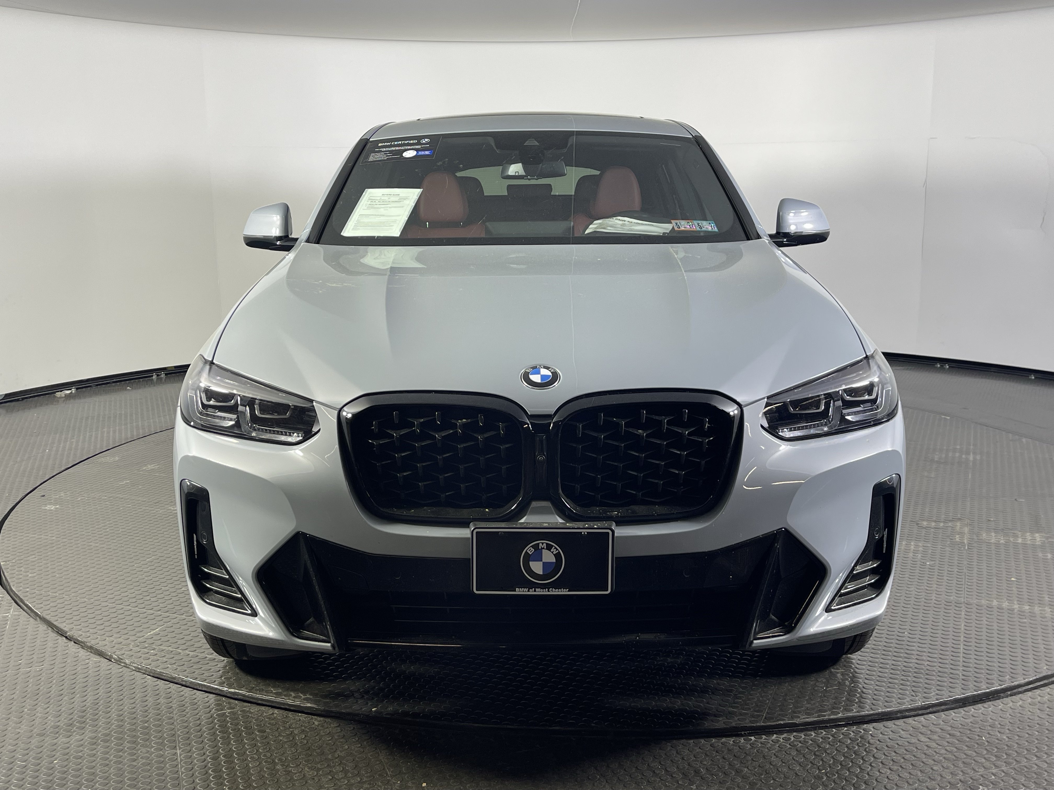 Certified 2025 BMW X4 xDrive30i w/ Premium Package AWD/4WD image 2