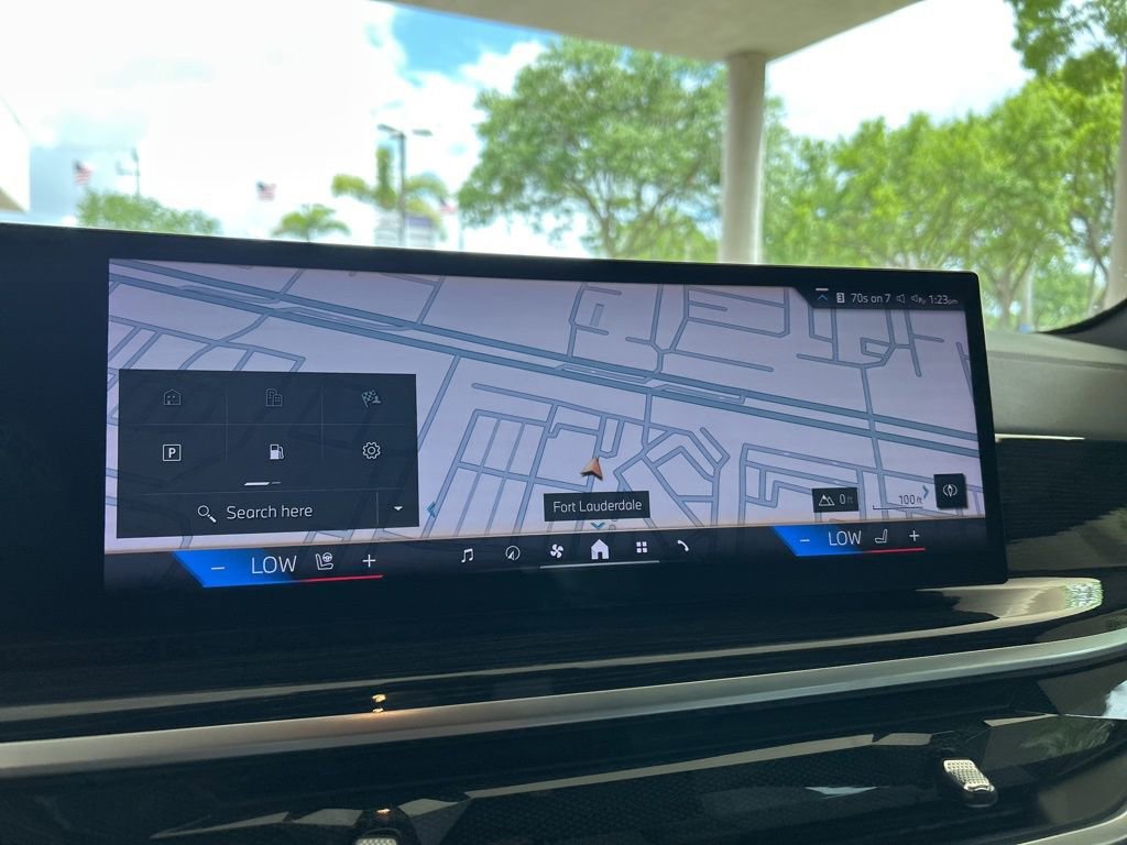 Used 2024 BMW X5 xDrive40i w/ M Sport Package image 10