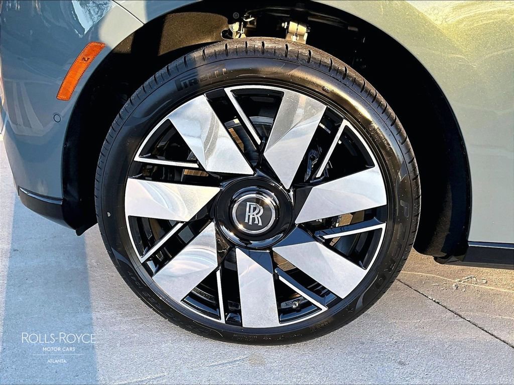 New 2026 Rolls-Royce Cullinan image 11