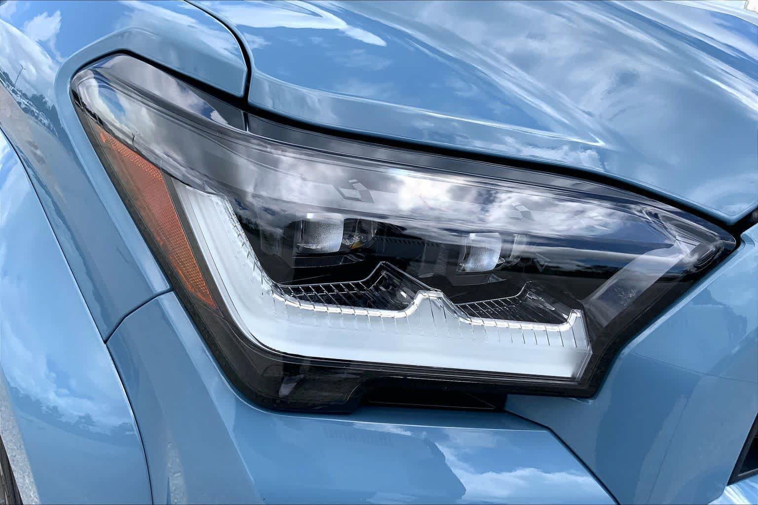 Used 2025 Toyota 4Runner Limited AWD/4WD image 27