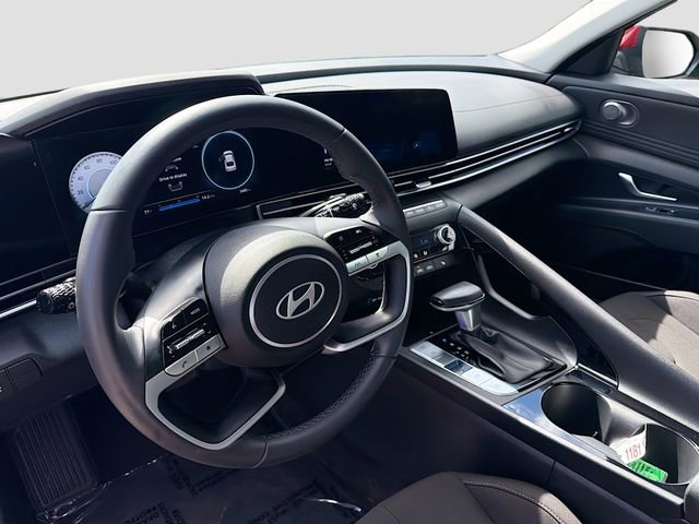 Certified 2025 Hyundai Elantra SEL FWD image 9