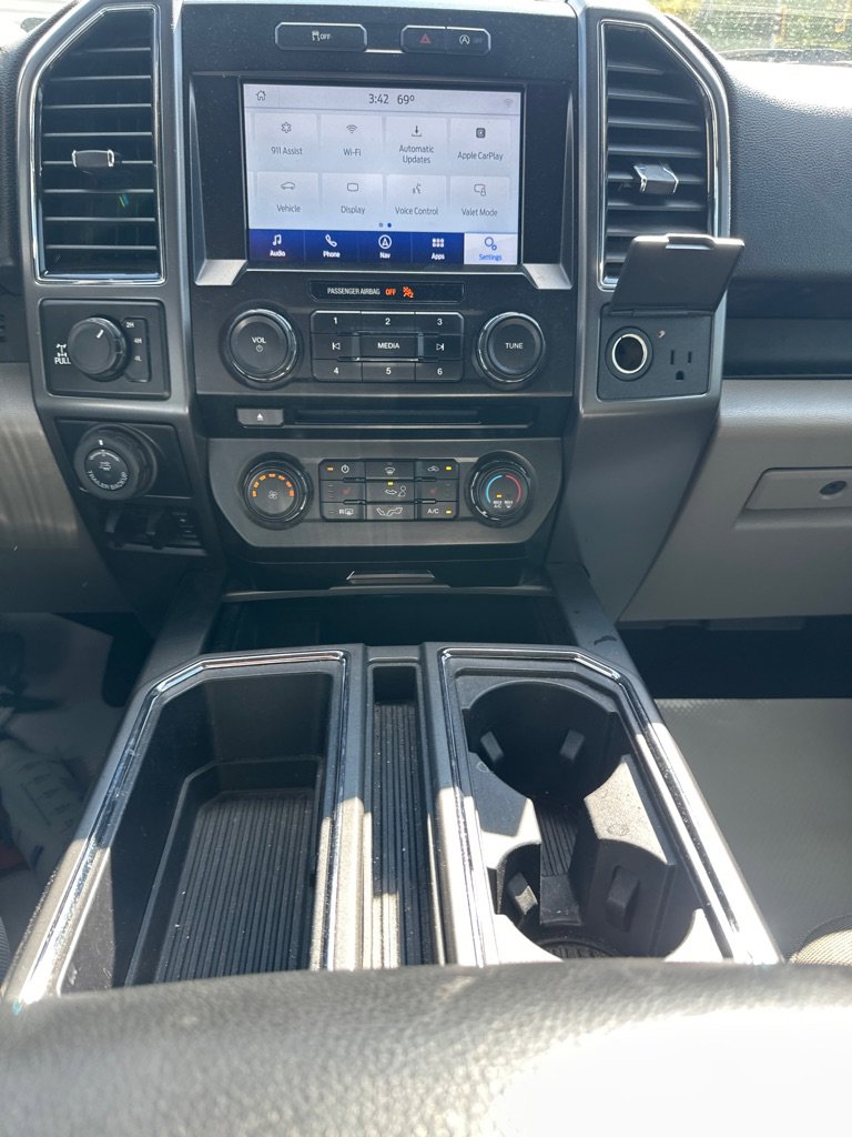 Used 2017 Ford F150 XLT w/ Equipment Group 302A Luxury image 21