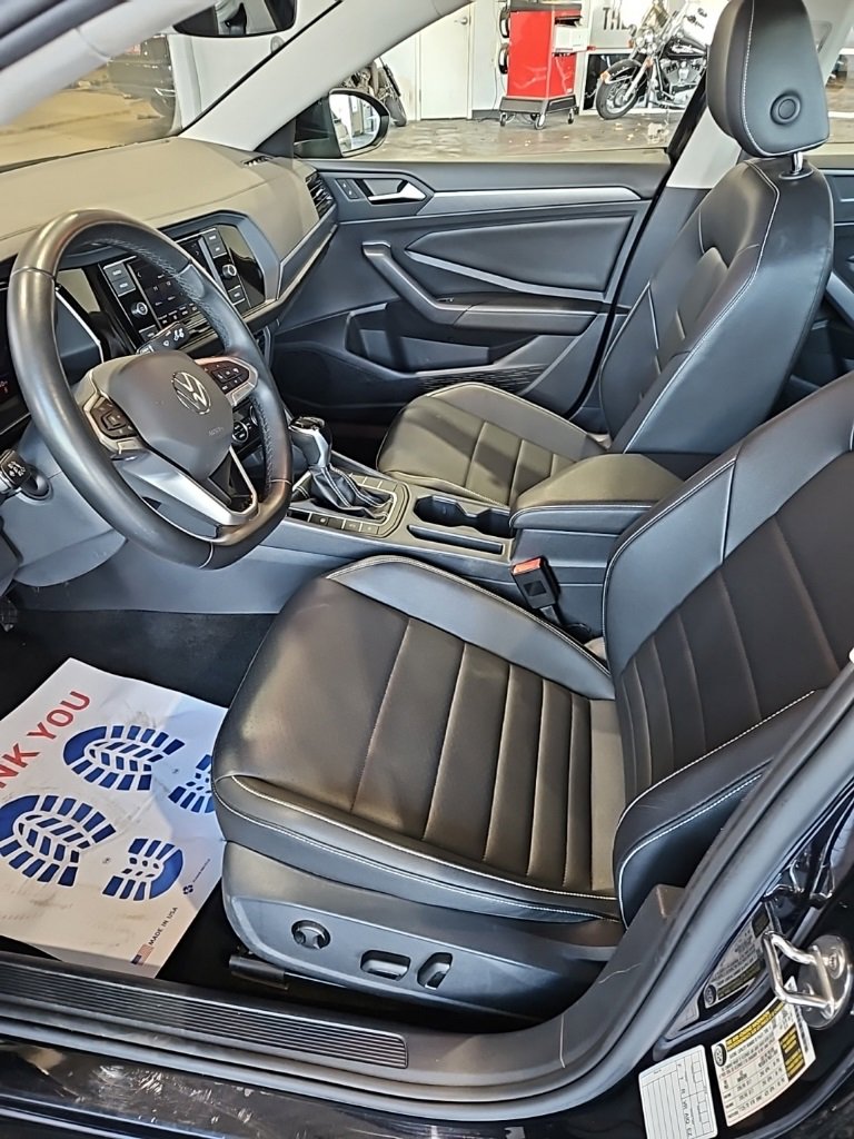 Used 2024 Volkswagen Jetta SE image 25