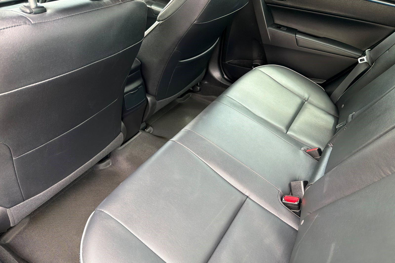 Used 2015 Toyota Corolla S Premium FWD image 15