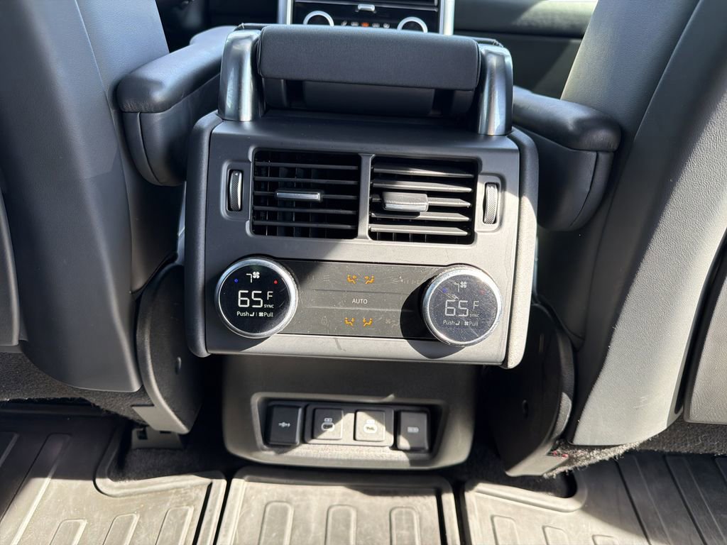 Used 2021 Land Rover Discovery HSE R-Dynamic image 29