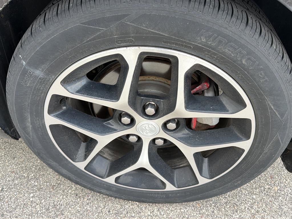 Used 2017 Buick Regal Sport Touring image 3