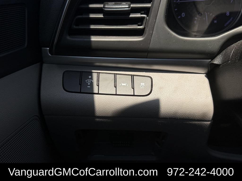 Used 2020 Hyundai Elantra SE FWD image 23
