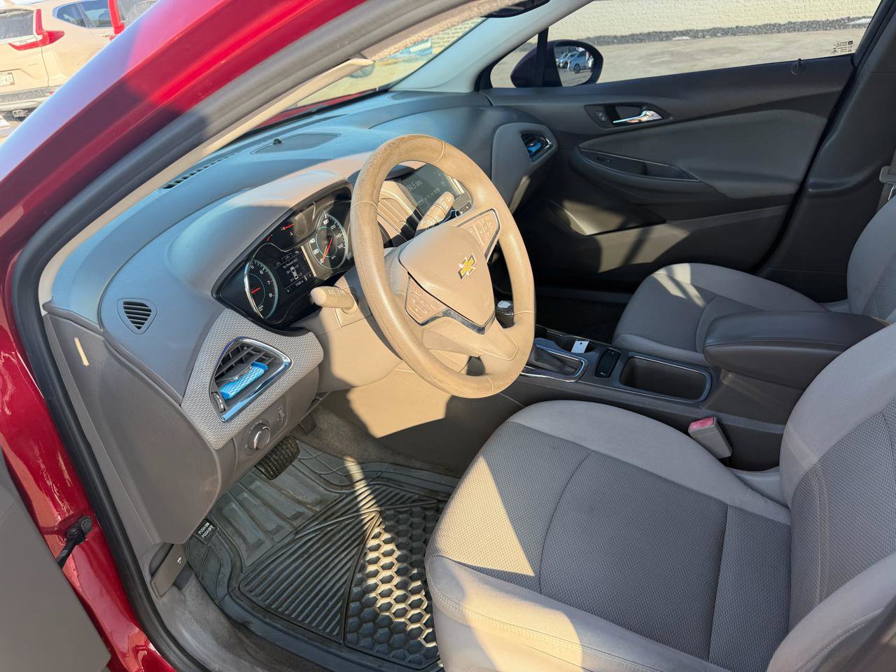 Used 2017 Chevrolet Cruze LT w/ Convenience Package image 14