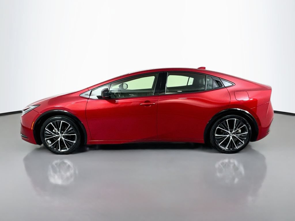 Used 2024 Toyota Prius XLE FWD image 9