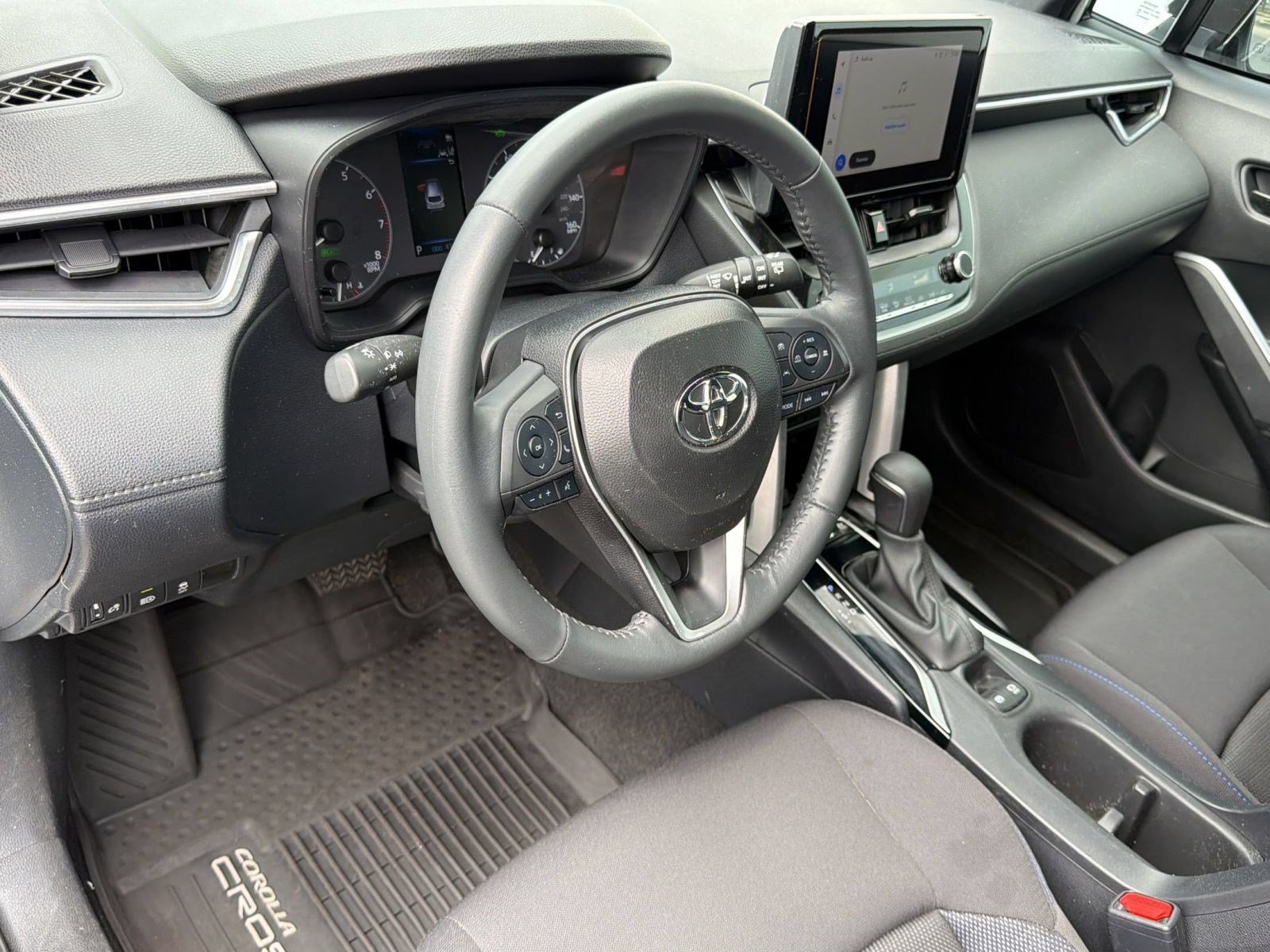 Used 2024 Toyota Corolla Cross AWD Hybrid image 4