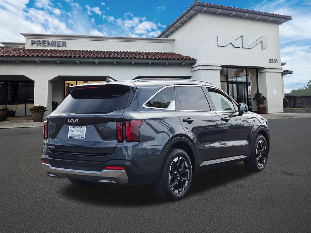 Certified 2024 Kia Sorento S FWD image 8