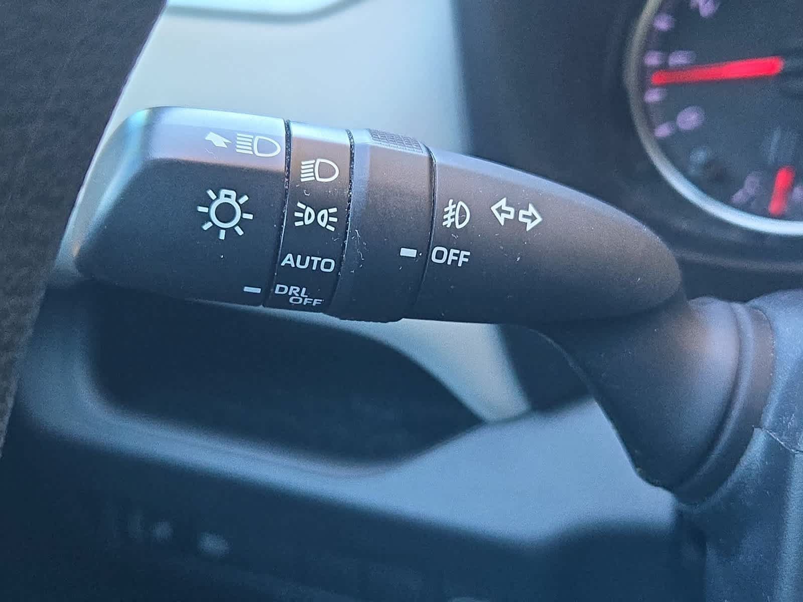 Used 2020 Toyota RAV4 XLE w/ Convenience Package FWD image 27