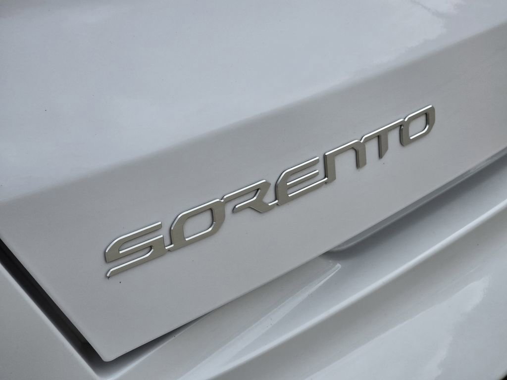 Certified 2023 Kia Sorento SX FWD image 16