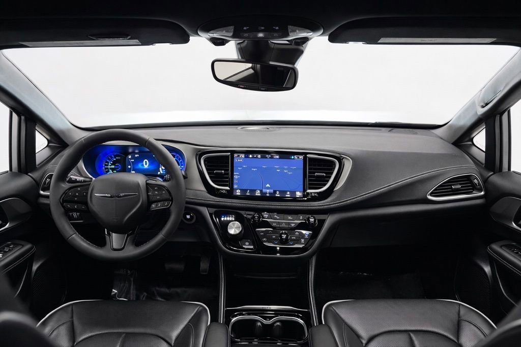 Used 2023 Chrysler Pacifica Limited w/ S Appearance Package image 22