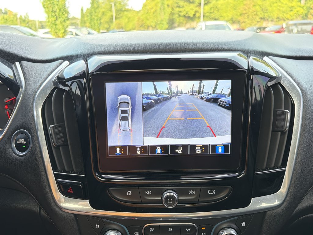Used 2022 Chevrolet Traverse High Country FWD image 30