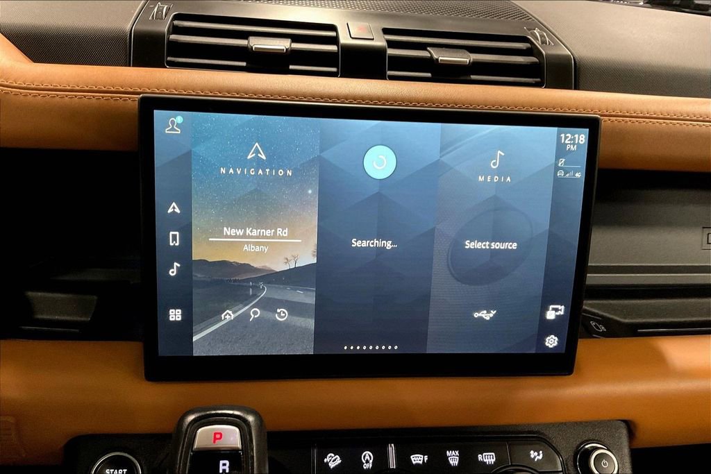 Used 2023 Land Rover Defender 130 X-Dynamic SE image 15