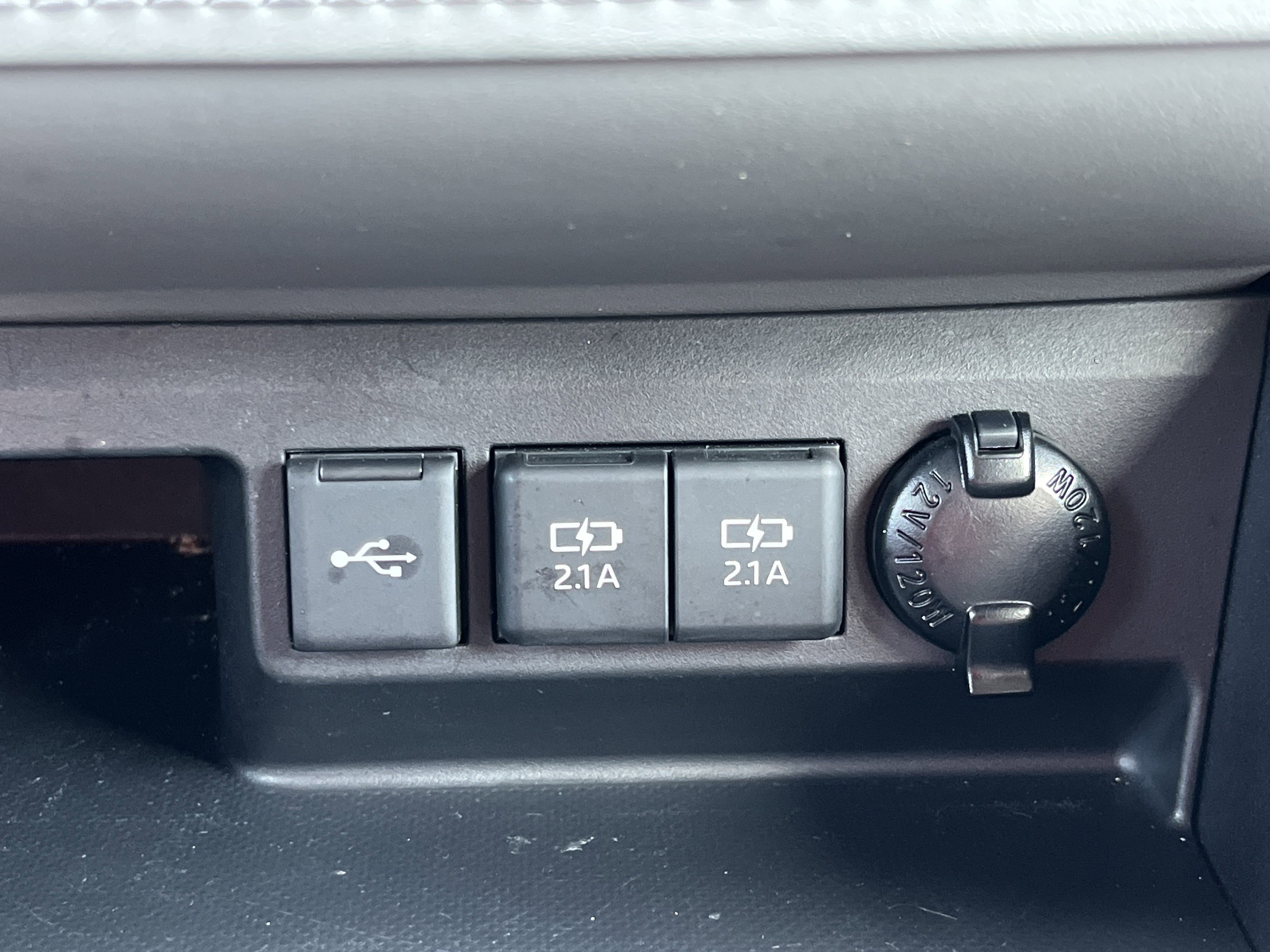 Used 2021 Toyota Highlander XLE image 8