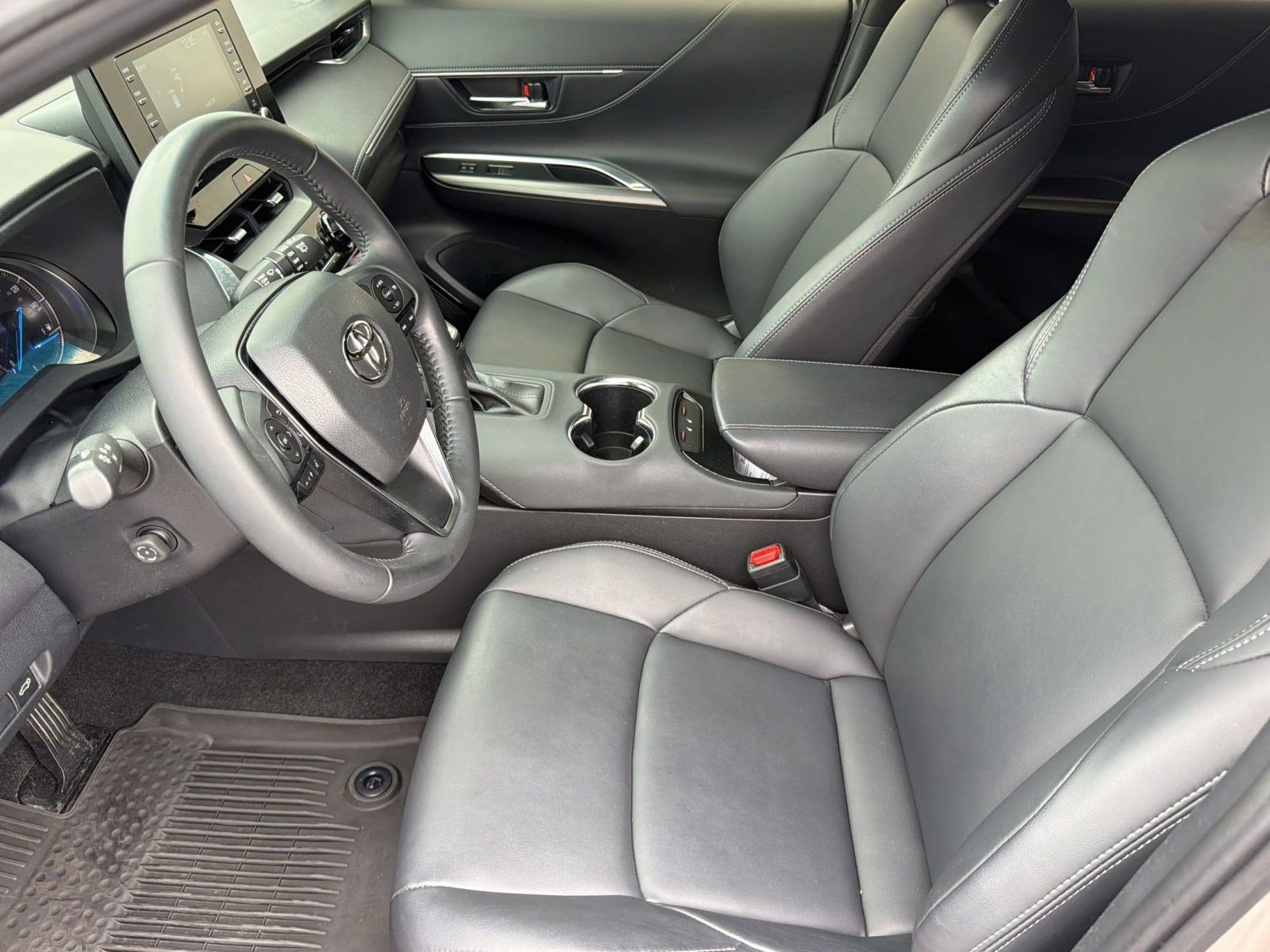Certified 2022 Toyota Venza XLE AWD/4WD image 5