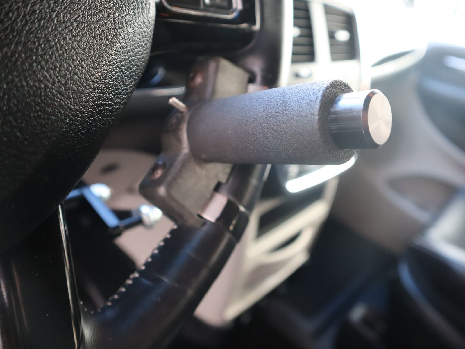 Used 2017 Dodge Grand Caravan SXT w/ Rear Park Assist Package image 9