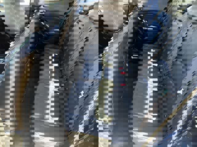 Used 2017 MAZDA MAZDA3 Touring FWD image 16