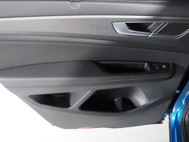 Used 2024 Volkswagen Atlas SE w/ Technology Package image 51