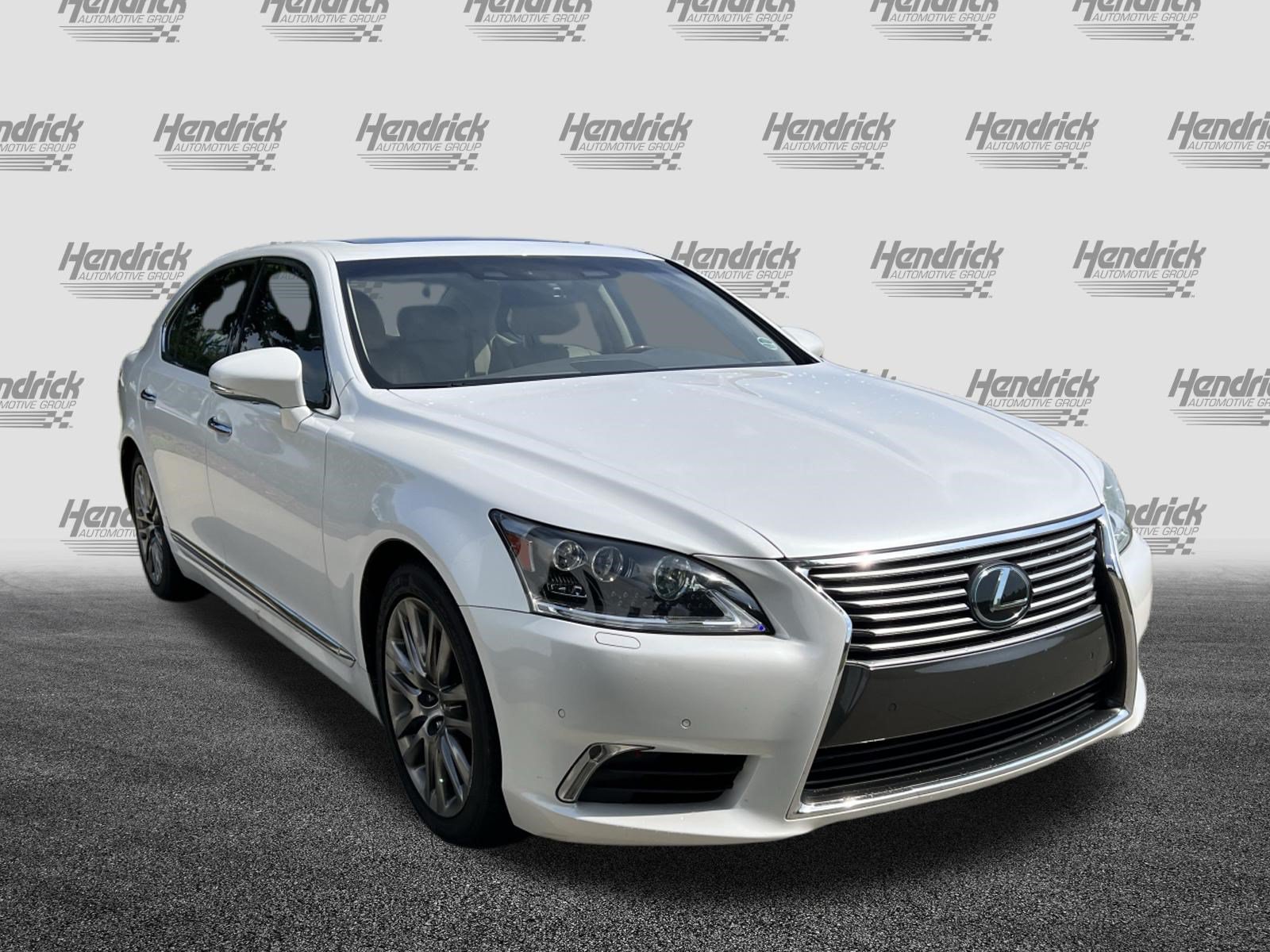 Used 2017 Lexus LS 460 L w/ Ultra Luxury Package RWD image 2